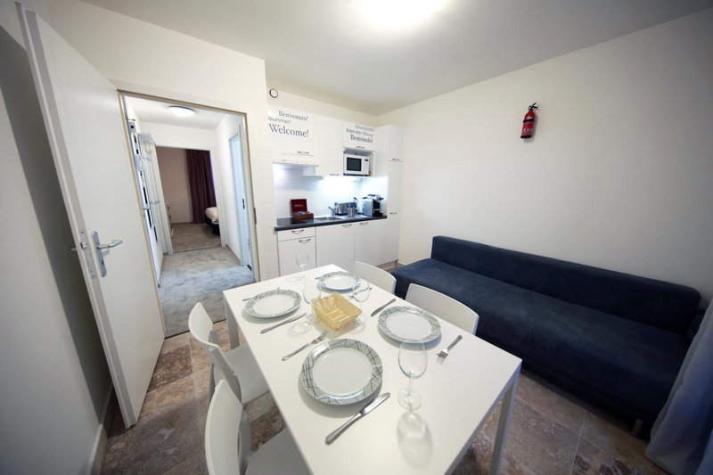 Cozy Studio (102) close to Cornavin Train Station, Geneva, Switzerland