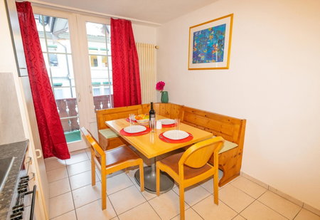 Waldeg 4 Historic House - Holiday Apartment, Interlaken, Switzerland