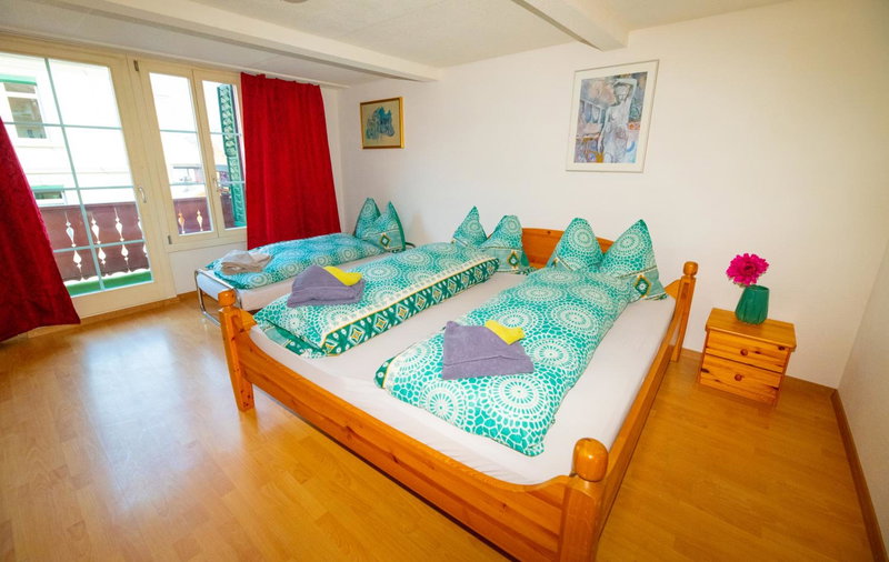 Waldeg 4 Historic House - Holiday Apartment, Interlaken, Switzerland