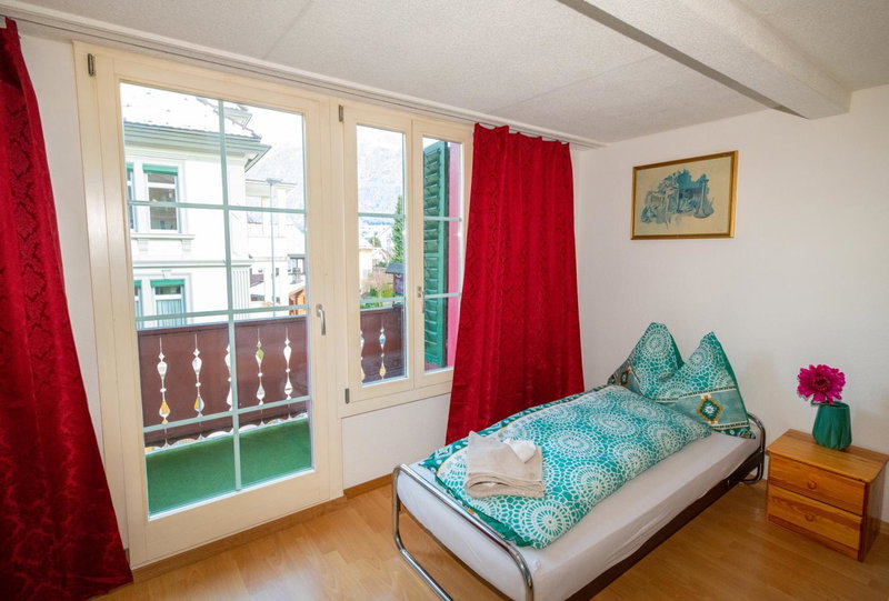 Waldeg 4 Historic House - Holiday Apartment, Interlaken, Switzerland