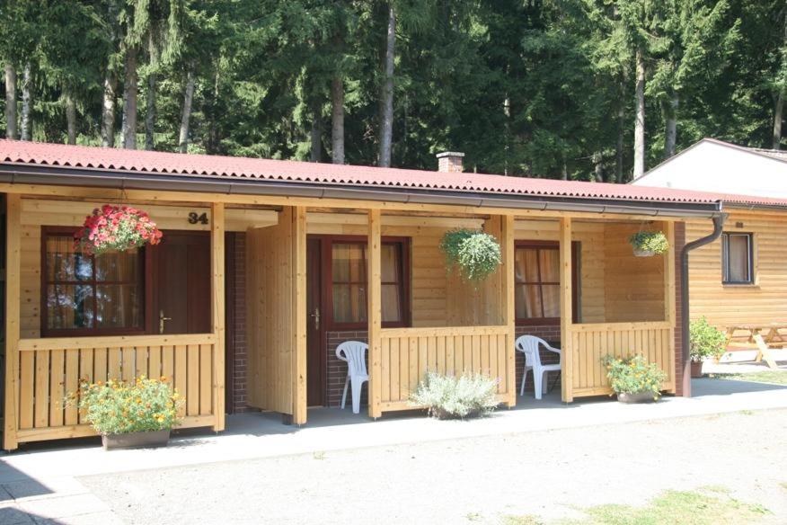 Hotel · Chatový areál Zděřina, Police Nad Metují