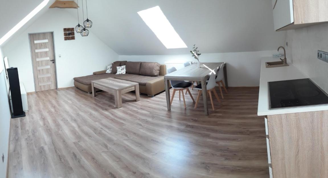 Hotel · Apartmán ZA-KA 1 ubytování Litovel, Červenka