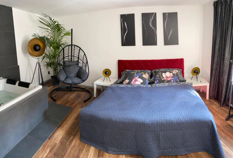 FiftyShades Apartmán s vířivkou, Jihlava, Czechia