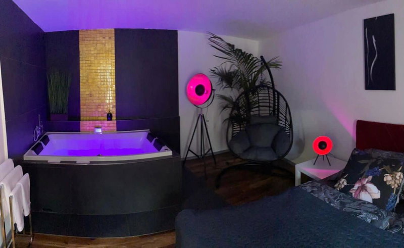 FiftyShades Apartmán s vířivkou, Jihlava, Czechia