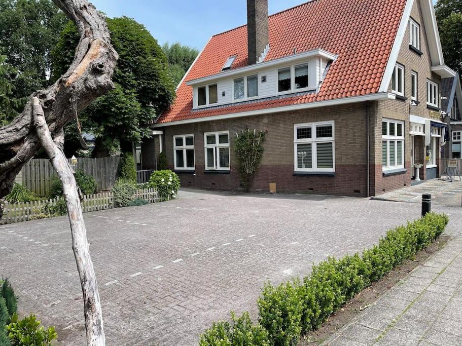 Historische gelegen appartement more Days, The Netherlands