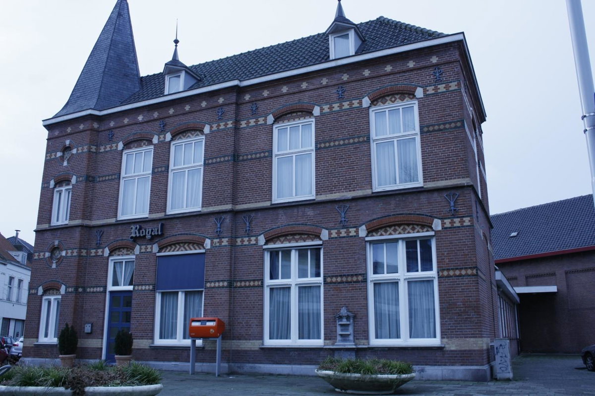 Hotel · Hotel & Appartementen Royal, Sas Van Gent