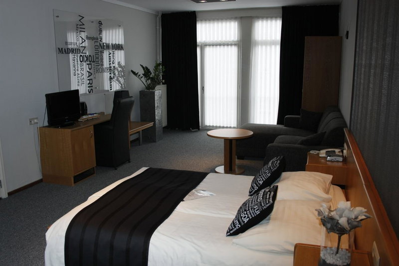 Hotel & Appartementen Royal, Sas van Gent, The Netherlands