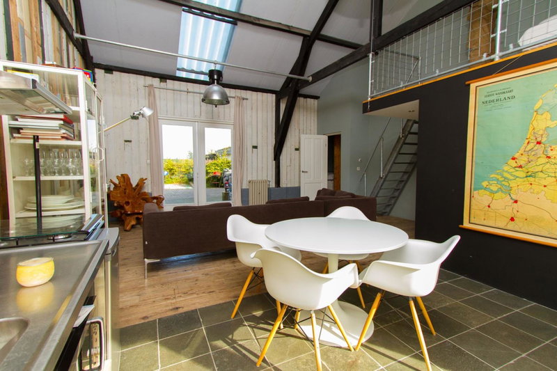 Paardenstal, Private House with wifi and free parking for 1 car, Weesp, The Netherlands