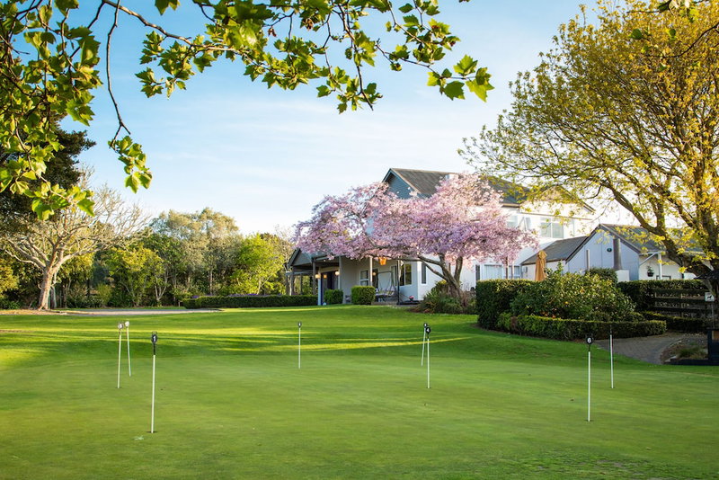 Maxwell's Golf Retreat, Bombay, New Zealand