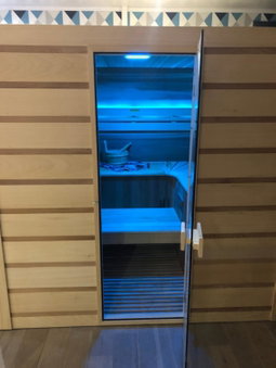 SPABYELLEETLUI spa rouge ou bleu, Mouscron, Belgium