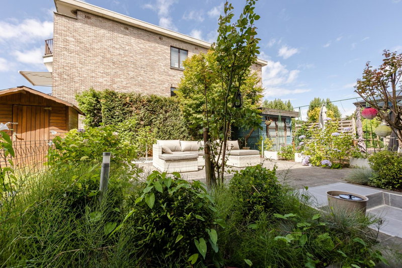 Luxe apt with parking & garden in wilrijk antwerp, Antwerp, Belgium