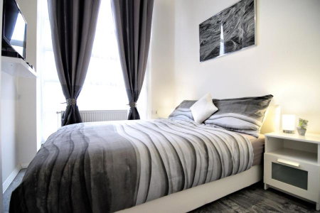 LEA APARTMENT - FREE PARKING in front for 2 cars, Zagreb, Croatia