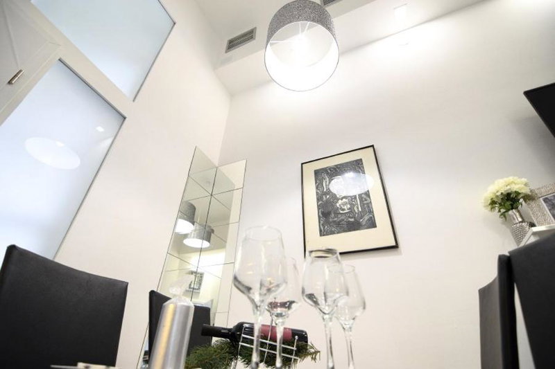 LEA APARTMENT - FREE PARKING in front for 2 cars, Zagreb, Croatia
