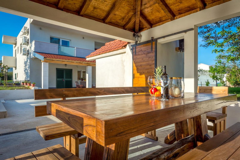 Villa Apartments Marko & Šimun, Kaštela, Croatia