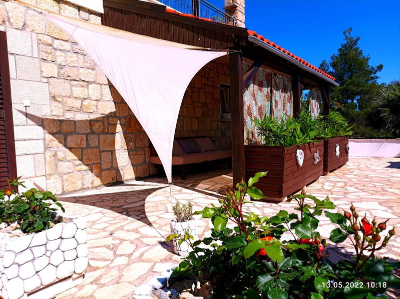 Apartments Kaić, Rogač, Croatia