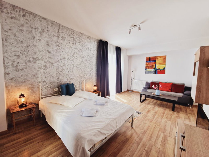 Ultracentral 5* Boutique Hotel style apartment. Brand new. 2 rooms. Spacious. Free parking, Cluj-Napoca, Romania