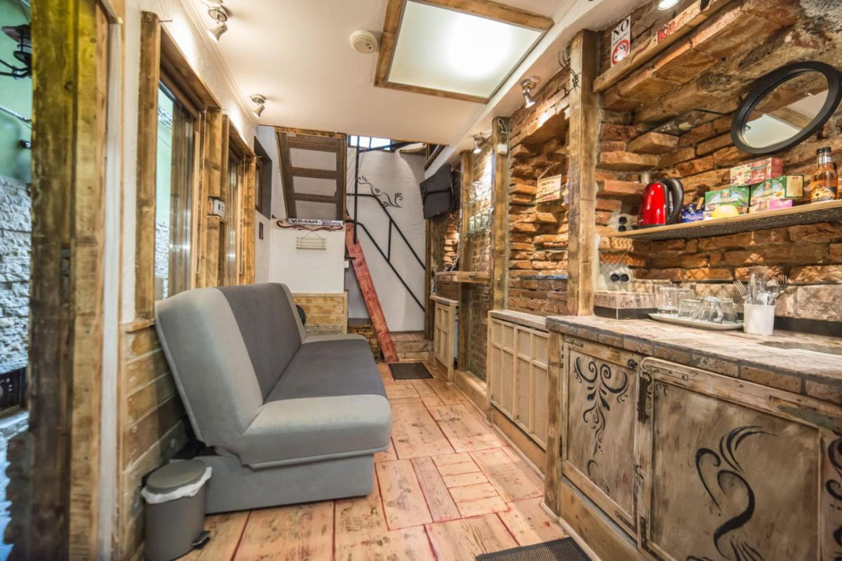 Rent a Room - Be Rustic, Romania