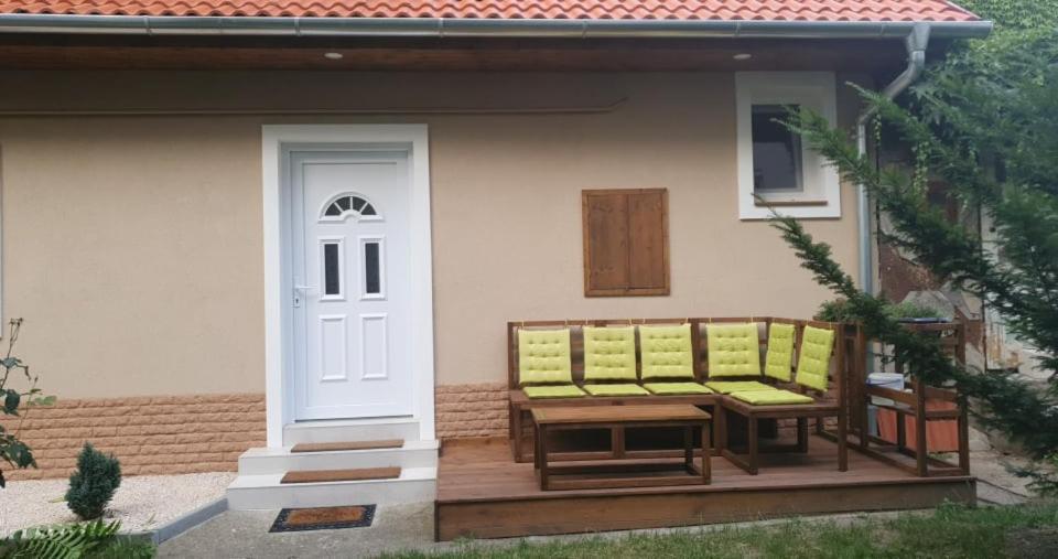 VILLA NEAPOLiS, Hungary