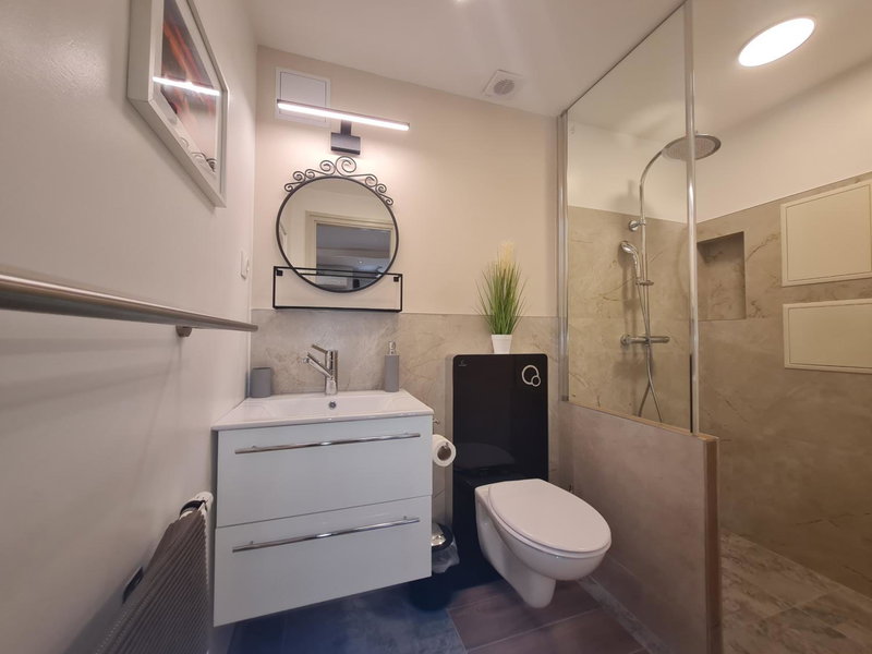 Csever Apartman, Tata, Hungary