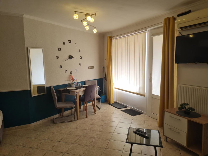 Csever Apartman, Tata, Hungary