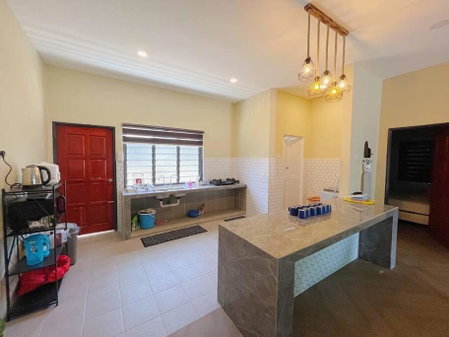 Villa D'Razna - Luxury 5-bedroom Villa with private pool, Kuala Terengganu, Malaysia