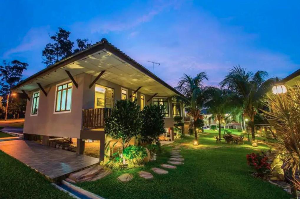 Hotel · Mbp Leisure Resort, Senggarang