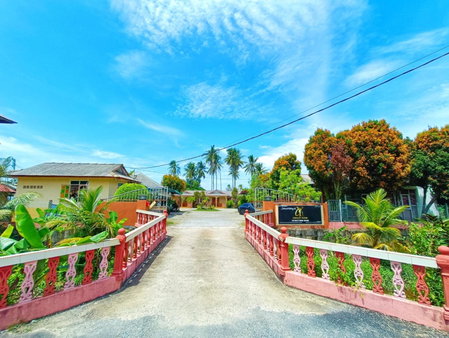 Chalet Yunie Marang by RVH, Kampong Ru Dua, Malaysia