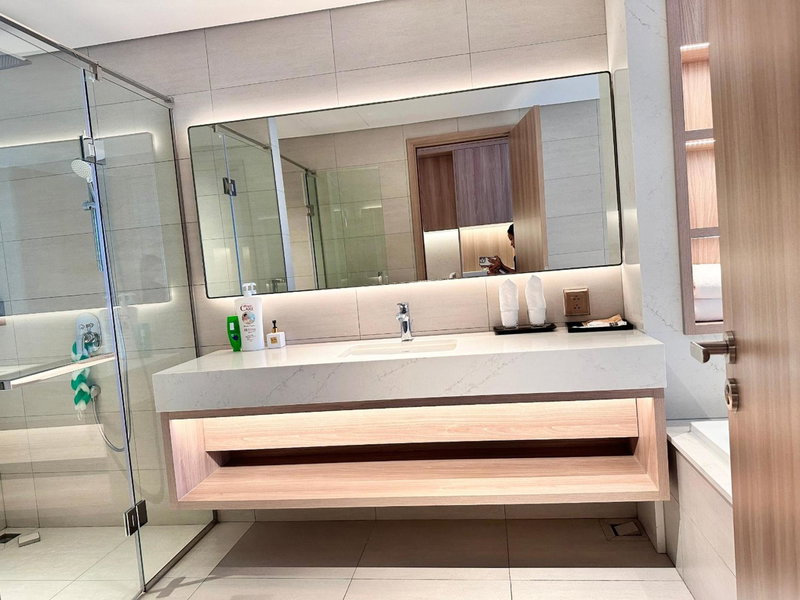 A La Carte Ha Long Bay - Sea View Apartment, Ha Long, Vietnam