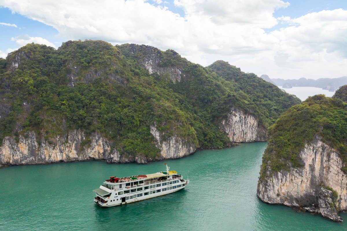 Hotel · La Regina Royal Cruise, Ha Long