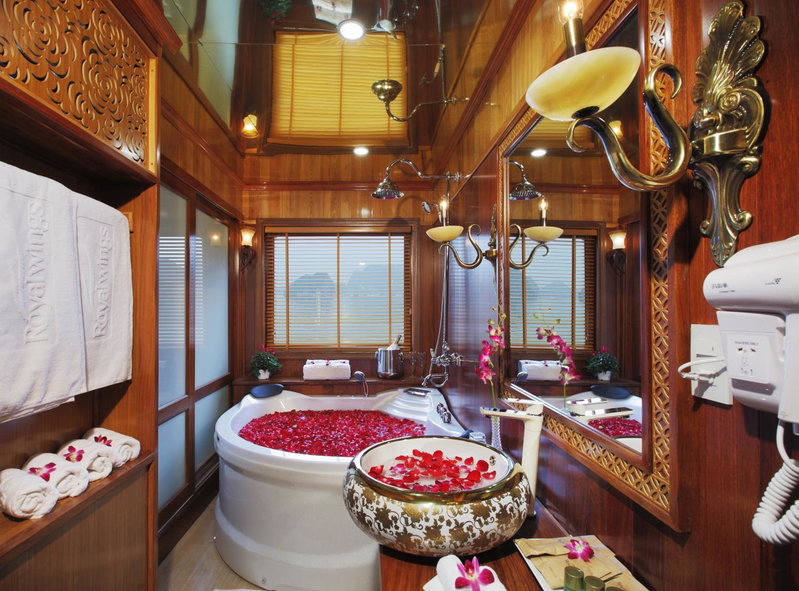 La Regina Royal Cruise, Ha Long, Vietnam