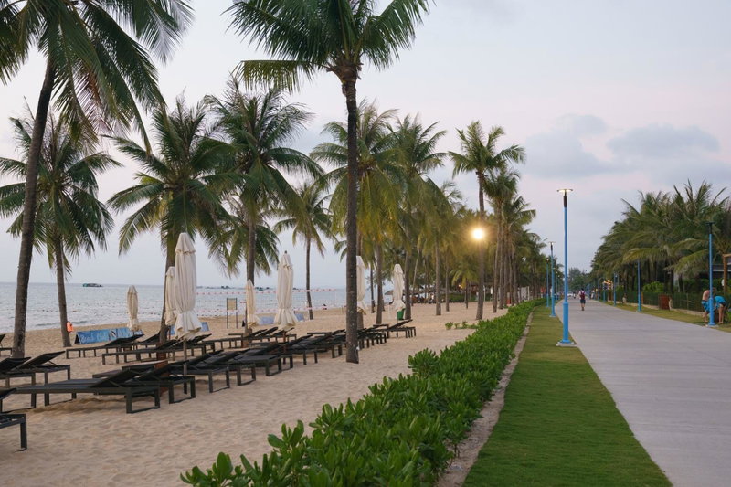 Kosmos Apart Hotel Phu Quoc - Night market & Walkin to beach, Phu Quoc, Vietnam