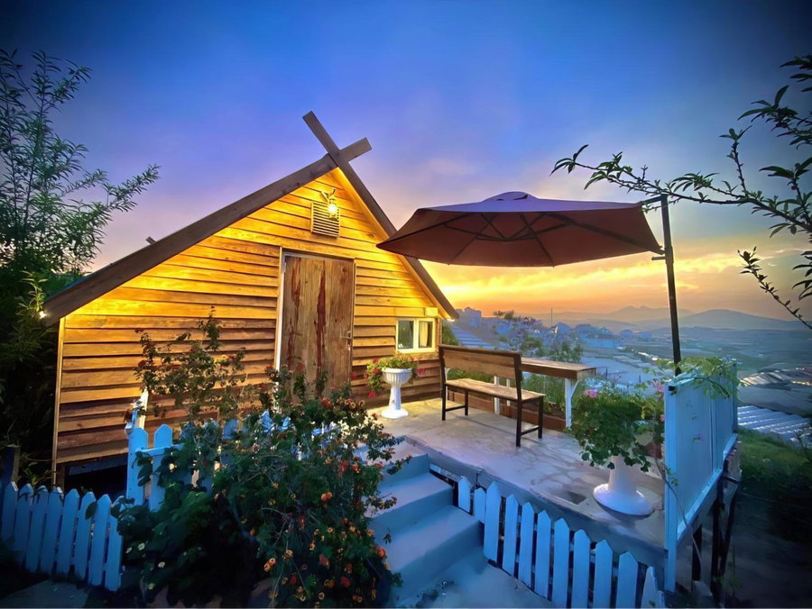 IZA Homestay, Trai Mat, Vietnam