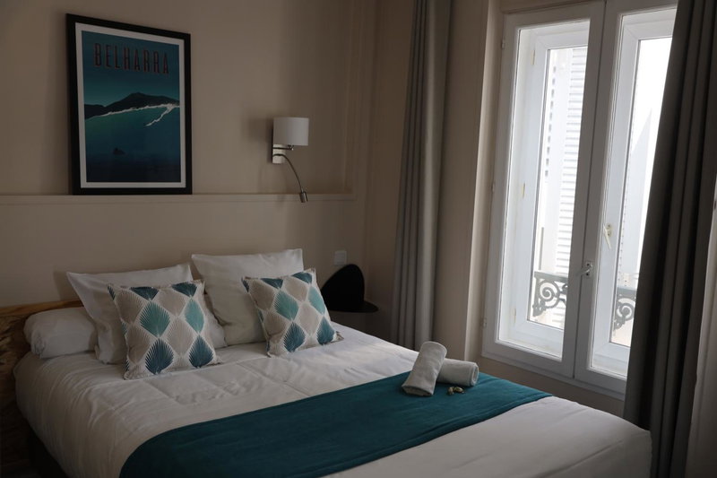 Un Hotel sur le Port, La Rochelle, France