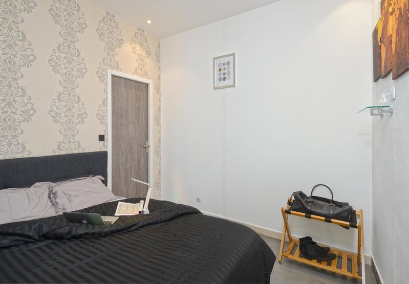 Crypto Prestige - Gare et Centre - Studio et T3, Angers, France