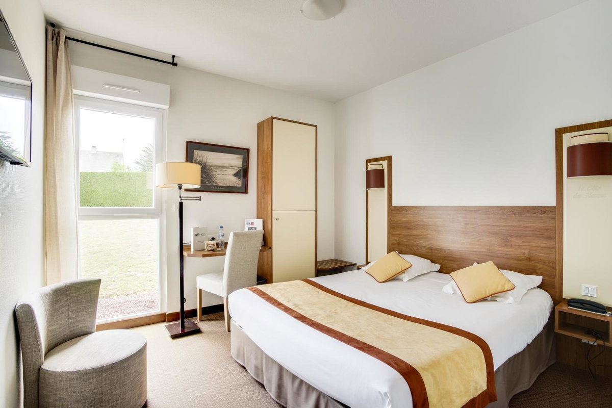 Hotel · Brit Hotel De La Côte Des Havres, Lessay