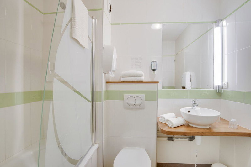 Brit Hotel De La Côte Des Havres, Lessay, France