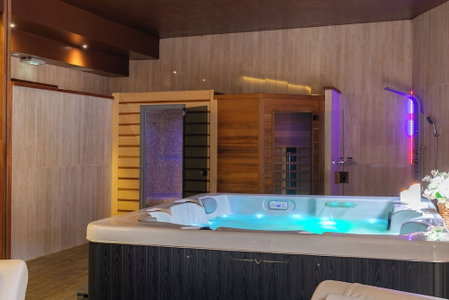 Demeures & Châteaux - Hôtel Greuze & Spa Tournus, Tournus, France