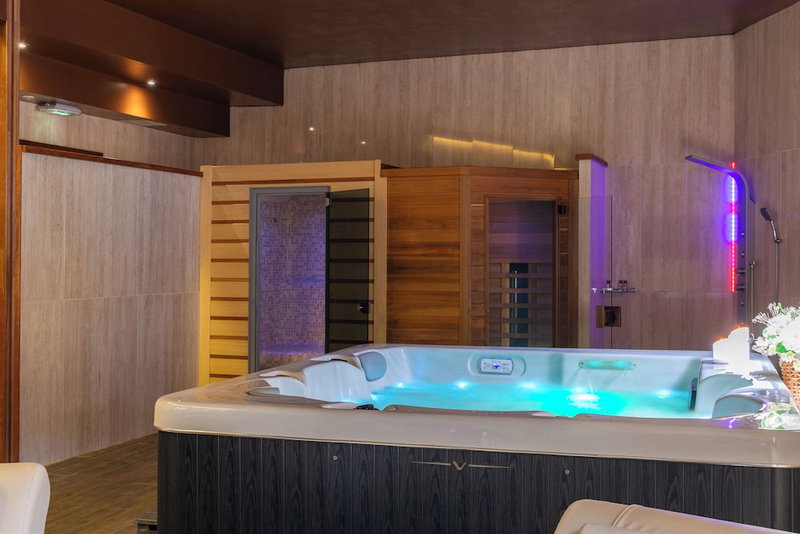 Demeures & Châteaux - Hôtel Greuze & Spa Tournus, Tournus, France