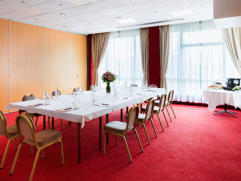 Mercure Nevers Pont De Loire, Nevers, France
