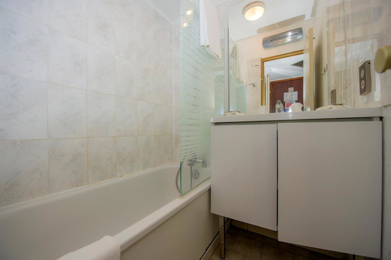 Appart'hôtel Goélia Sun City, Montpellier, France
