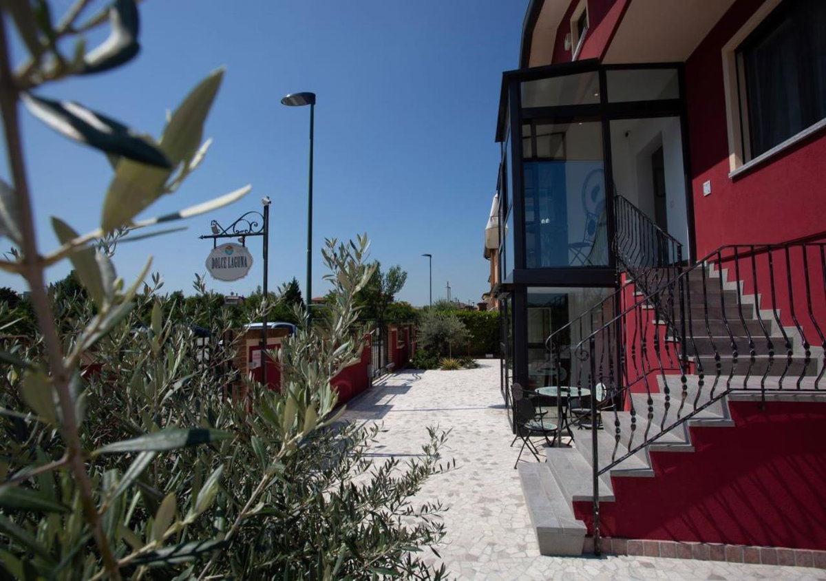 Hotel · Guest House DOLCE LAGUNA 2, Tessera