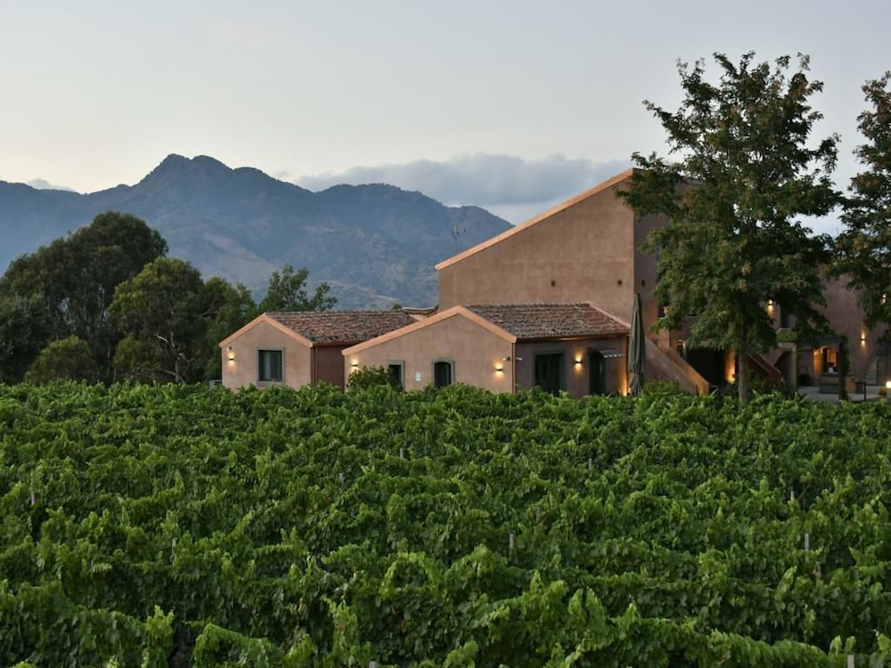 Hotel · Cavanera Etnea Resort & Wine Experience, Castiglione Di Sicilia