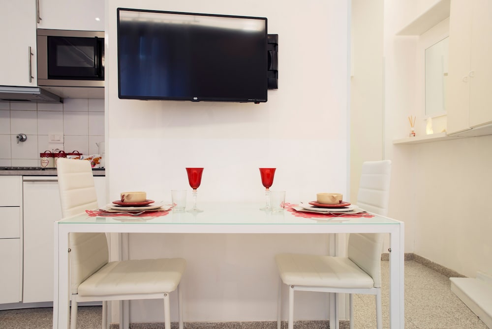10 - 12 Tourist House Apartment Centre Bologna, Italy