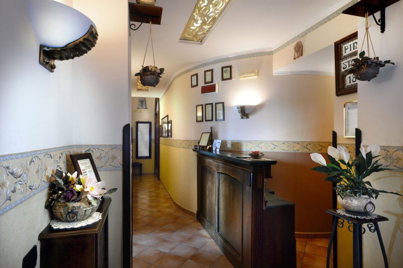Pinto-Storey Hotel, Naples, Italy