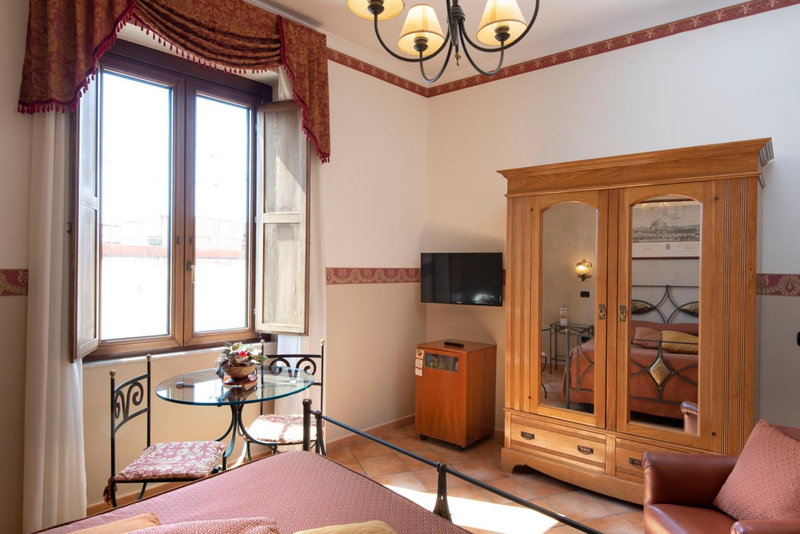 Pinto-Storey Hotel, Naples, Italy