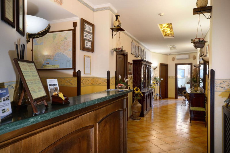 Pinto-Storey Hotel, Naples, Italy
