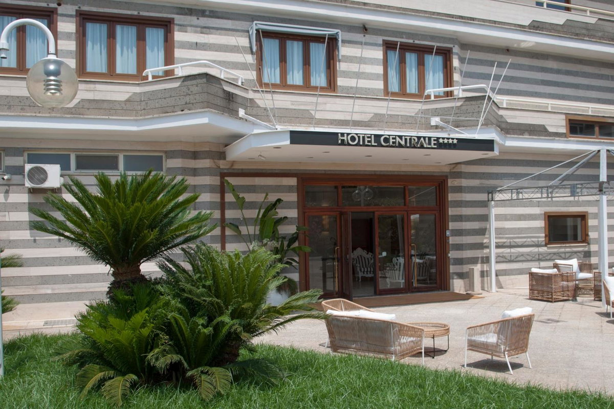 Hotel · Hotel Centrale, Sabaudia