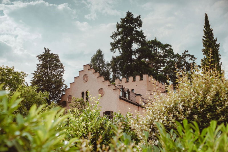 Schloss-Castel Pienzenau - Guestrooms & Apartments - B&B-Hotel & Restaurant, Merano, Italy