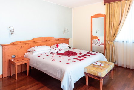 Hotel Residence Montelago, Ternate, Italy