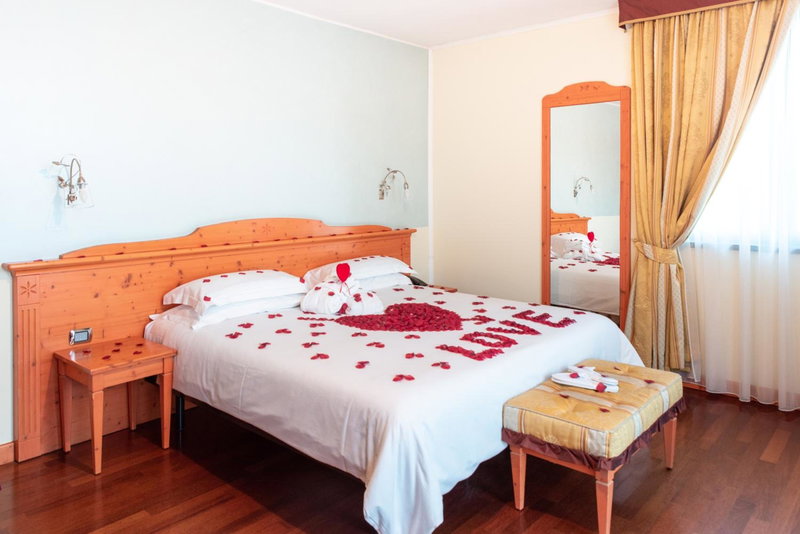 Hotel Residence Montelago, Ternate, Italy